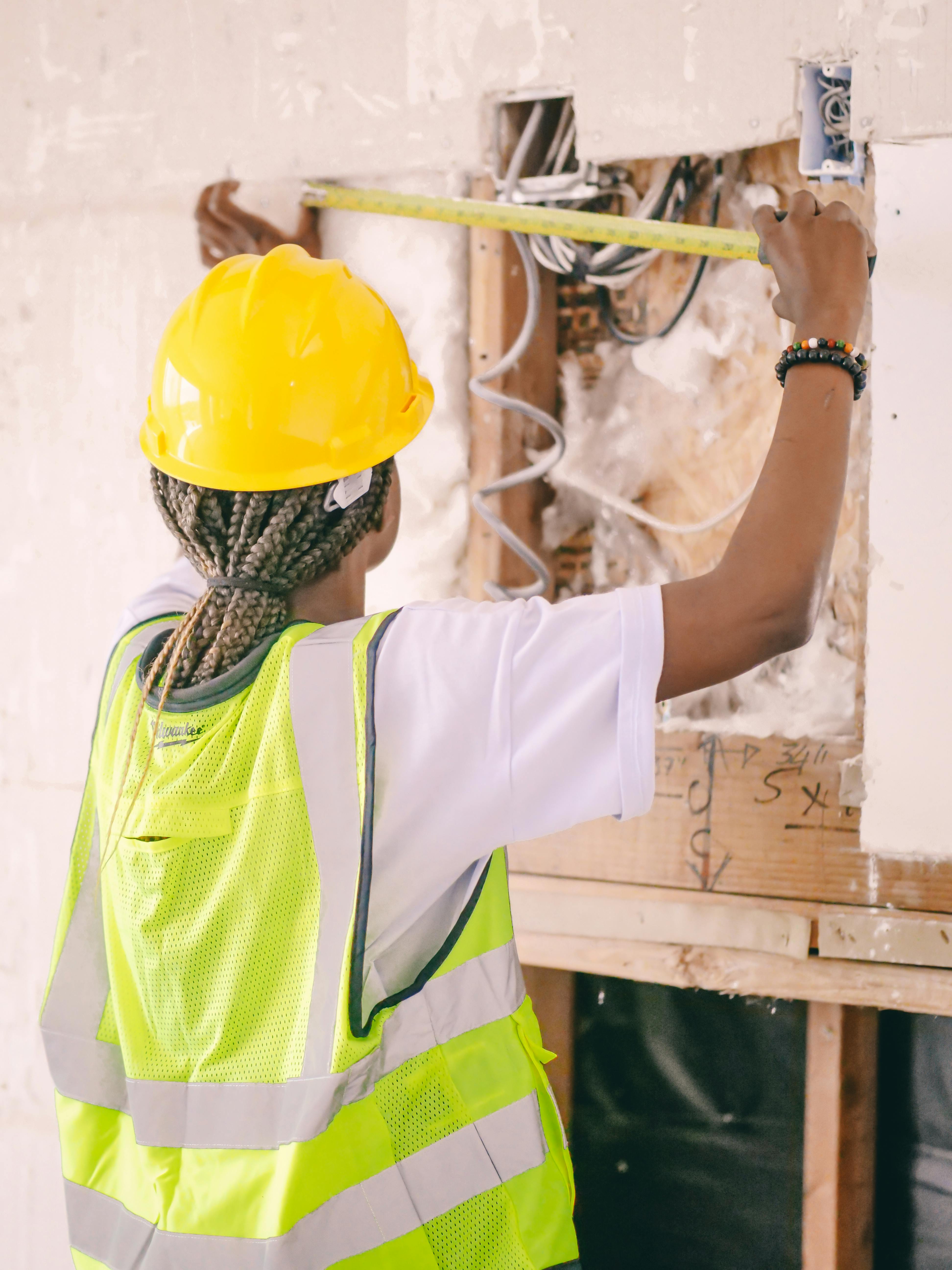 Licensed insulation contractor working in Rancho Cucamonga